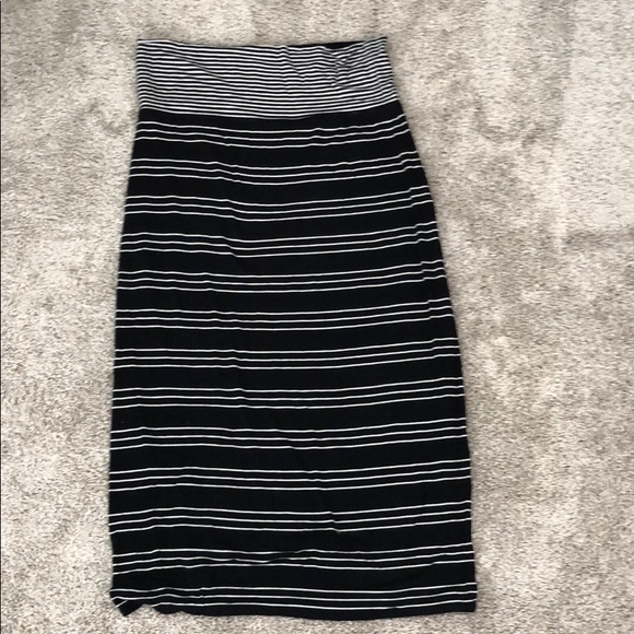 Max Studio stretchy skirt - Maternity or Not - Picture 1 of 2